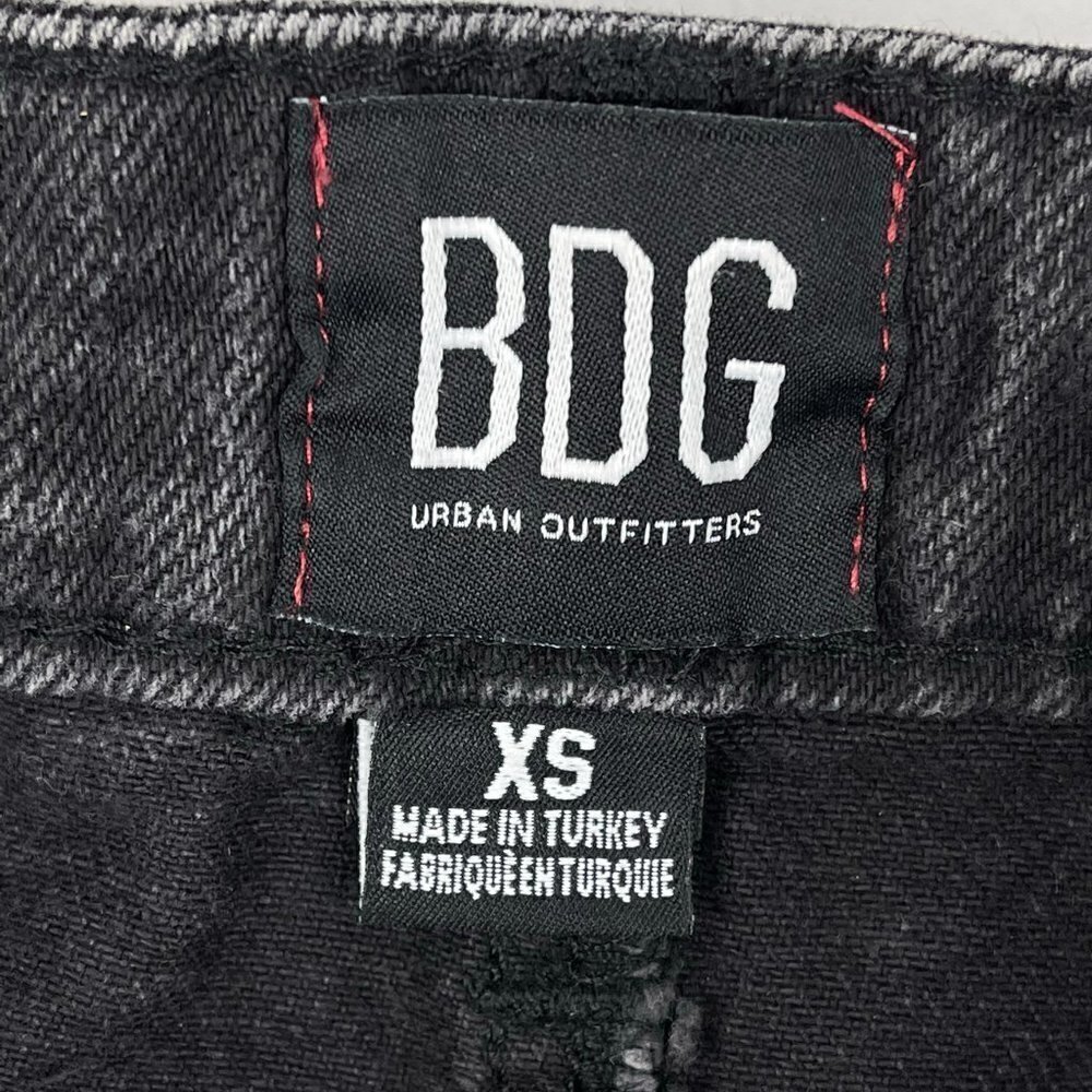 BDG Urban Outfitters Frayed Hem Denim Mini Skirt Size XS Black Asymmetrical - Picture 4 of 9